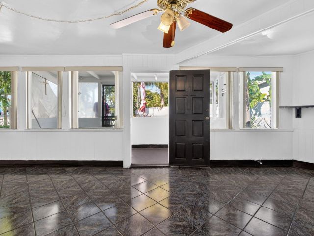 Продажа дома по адресу 225 S Sequoia Drive - фото 6916936