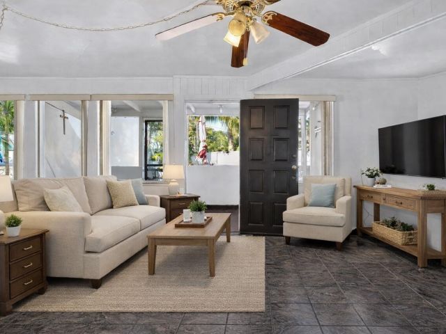 Продажа дома по адресу 225 S Sequoia Drive - фото 6916937