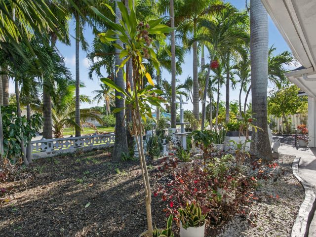 Продажа дома по адресу 225 S Sequoia Drive - фото 6916940