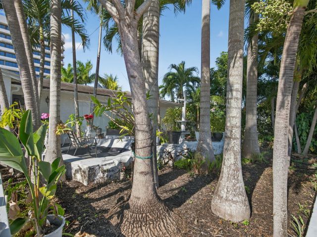 Продажа дома по адресу 225 S Sequoia Drive - фото 6916942