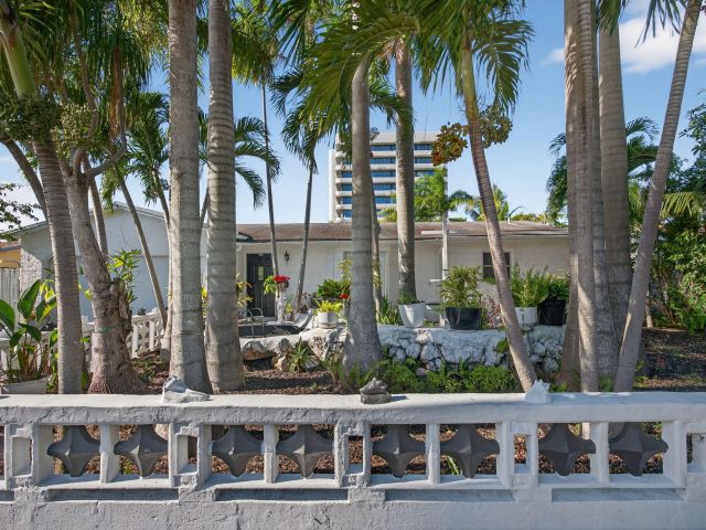 Продажа дома по адресу 225 S Sequoia Drive - фото 6916943