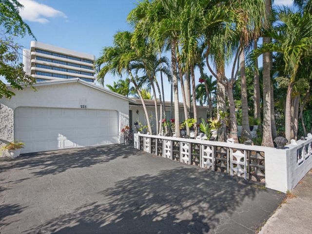 Продажа дома по адресу 225 S Sequoia Drive - фото 6916945