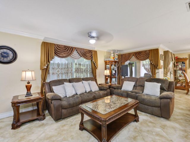 Продажа дома по адресу 6024 Adriatic Way - фото 6913439