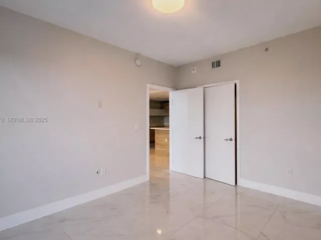 Продажа квартиры #1102 - фото 6916319