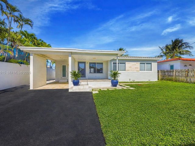 Продажа дома по адресу 3551 NW 20th St - фото 7529357