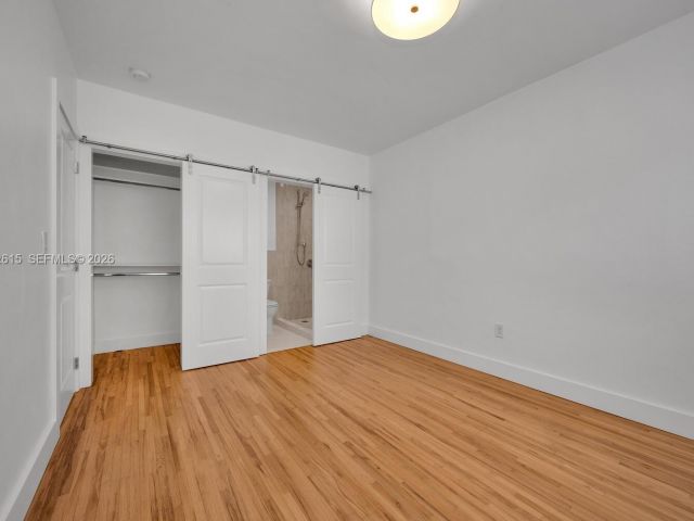 Продажа дома по адресу 3551 NW 20th St - фото 7529365