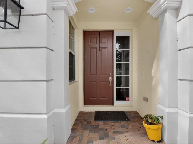 Дом в аренду по адресу 667 NE Trieste Lane - фото 6915029