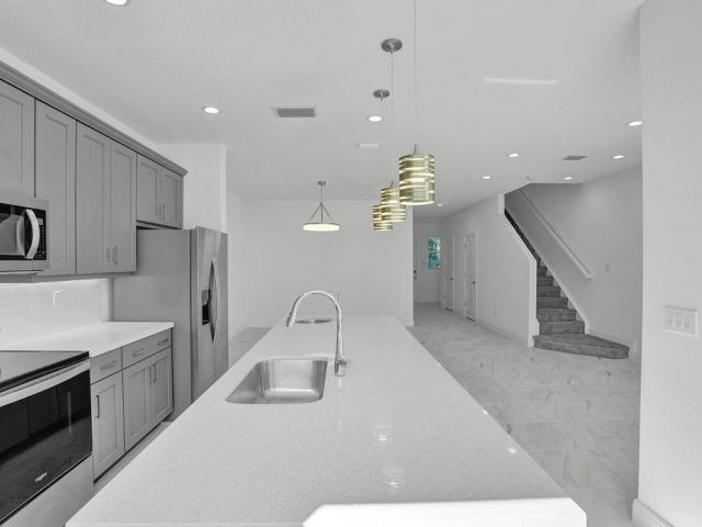 Дом в аренду по адресу 612 Parsons Way - фото 6914951