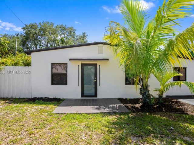 Дом в аренду по адресу 1640 NE 183 ST - фото 7445327