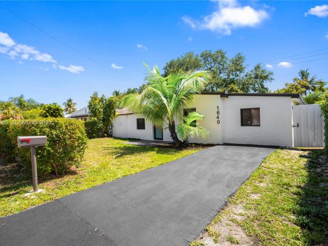 Дом в аренду по адресу 1640 NE 183 ST - фото 7445328