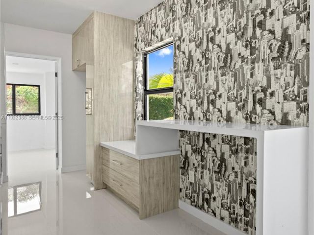 Дом в аренду по адресу 1640 NE 183 ST - фото 7445344