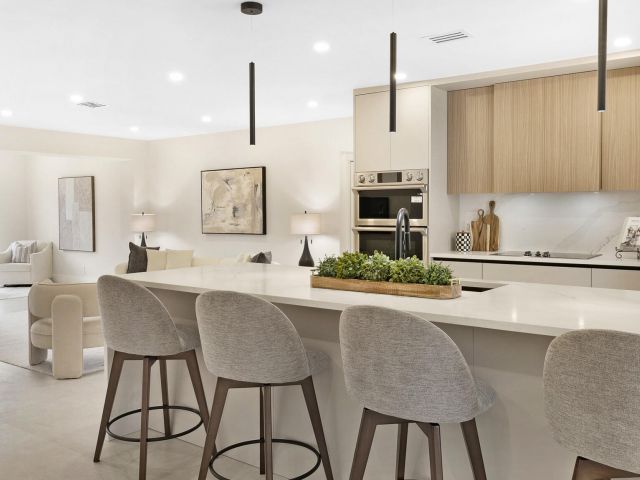 Продажа дома по адресу 965 SE 10th Court - фото 6921051