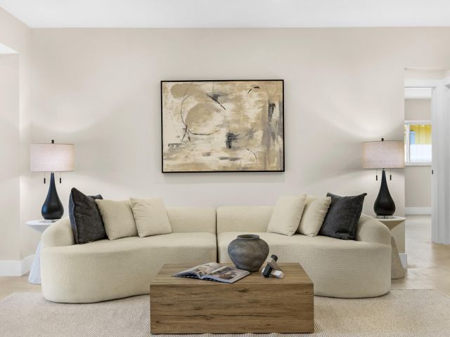 Продажа дома по адресу 965 SE 10th Court - фото 6921054