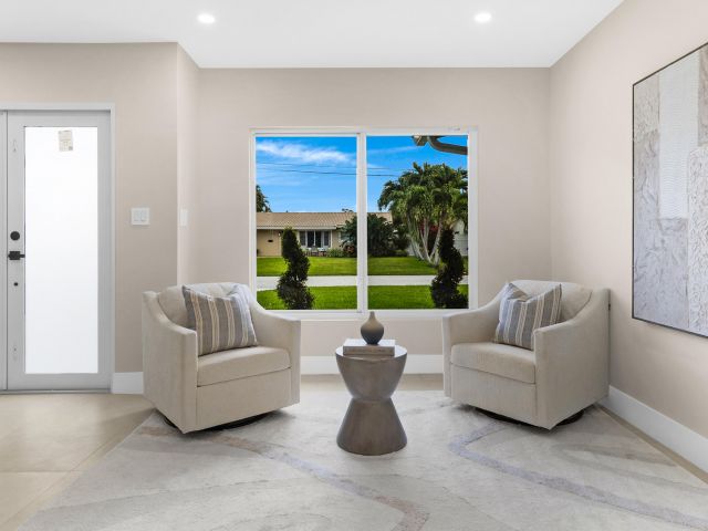 Продажа дома по адресу 965 SE 10th Court - фото 6921056