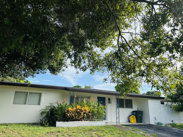 Дом в аренду по адресу 270 NW 10th Street - фото 6915078