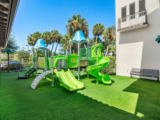 Продажа дома по адресу 17602 Middle Lake Drive - фото 6915061