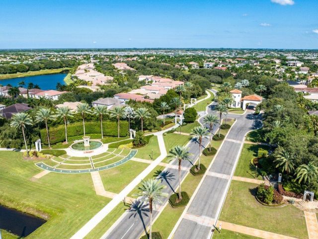 Продажа дома по адресу 17602 Middle Lake Drive - фото 6915071