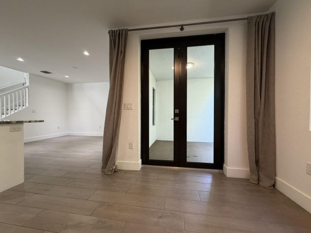 Дом в аренду по адресу 329 Bella Sol Way - фото 6916359