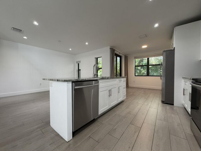 Дом в аренду по адресу 329 Bella Sol Way - фото 6916362