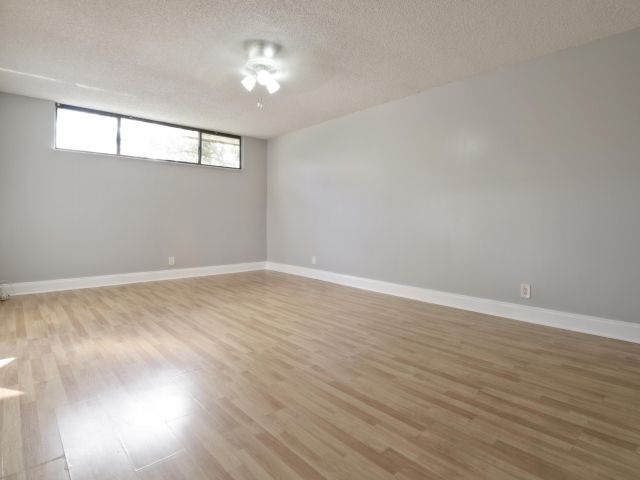 Дом в аренду по адресу 8353 Trent Court C - фото 6915983