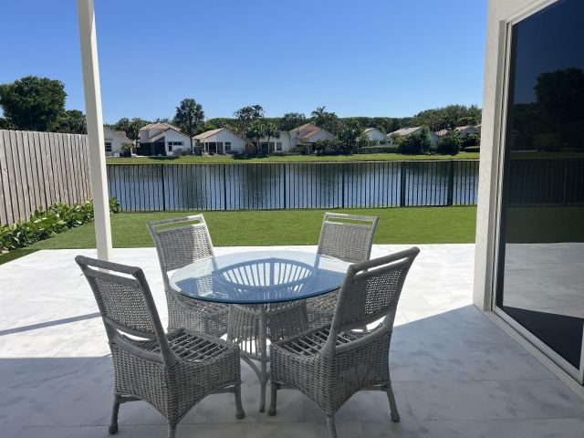 Продажа дома по адресу 2468 NW 67th Street Street - фото 6915987