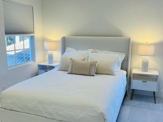 Продажа дома по адресу 2468 NW 67th Street Street - фото 6915990