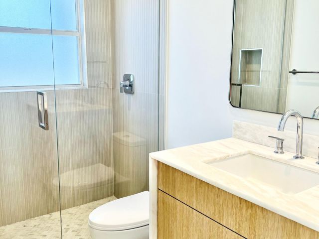 Продажа дома по адресу 2468 NW 67th Street Street - фото 6915992