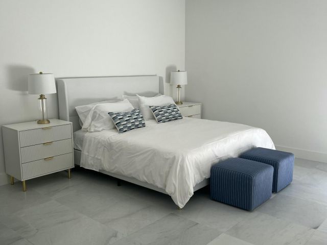 Продажа дома по адресу 2468 NW 67th Street Street - фото 6915995