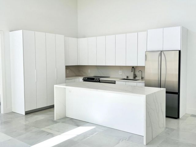 Продажа дома по адресу 2468 NW 67th Street Street - фото 6916000