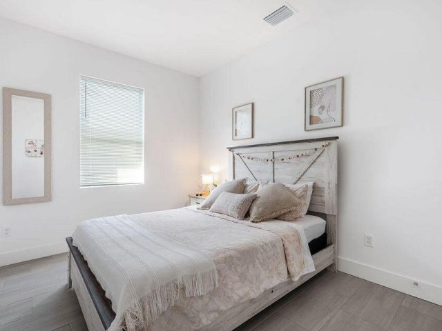 Дом в аренду по адресу 3514 Hiawatha Avenue - фото 6916394