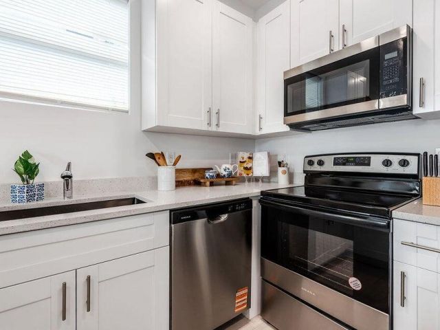 Дом в аренду по адресу 3514 Hiawatha Avenue - фото 6916403