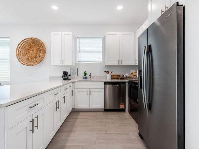 Дом в аренду по адресу 3514 Hiawatha Avenue - фото 6916404