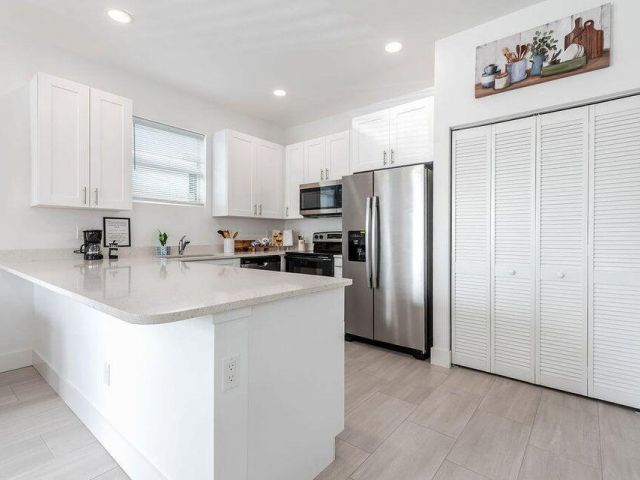 Дом в аренду по адресу 3514 Hiawatha Avenue - фото 6916405