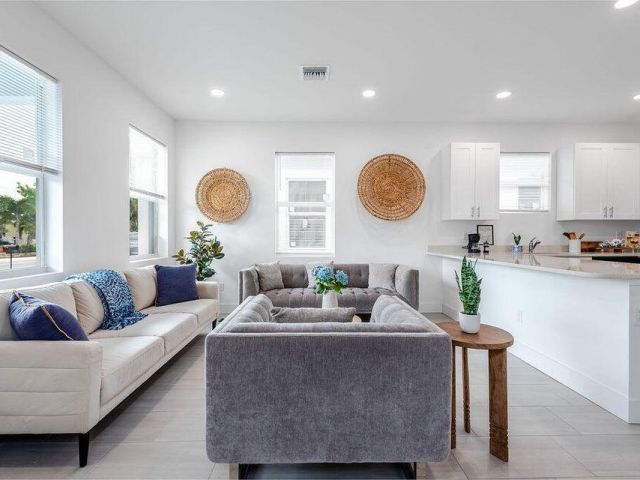 Дом в аренду по адресу 3514 Hiawatha Avenue - фото 6916408