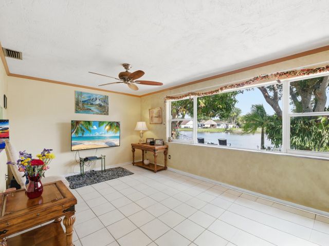 Продажа дома по адресу 1811 NW 119th Avenue - фото 6920430