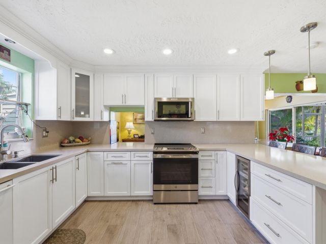 Продажа дома по адресу 1811 NW 119th Avenue - фото 6920431