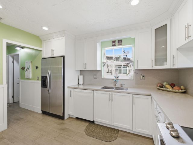 Продажа дома по адресу 1811 NW 119th Avenue - фото 6920434