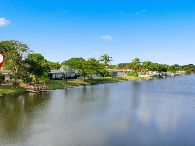 Продажа дома по адресу 1811 NW 119th Avenue - фото 6920437