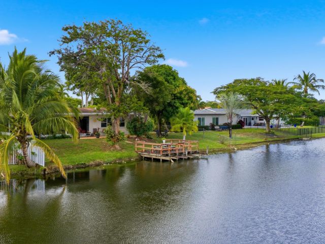 Продажа дома по адресу 1811 NW 119th Avenue - фото 6920439