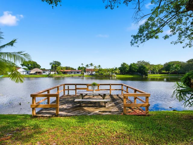 Продажа дома по адресу 1811 NW 119th Avenue - фото 6920444