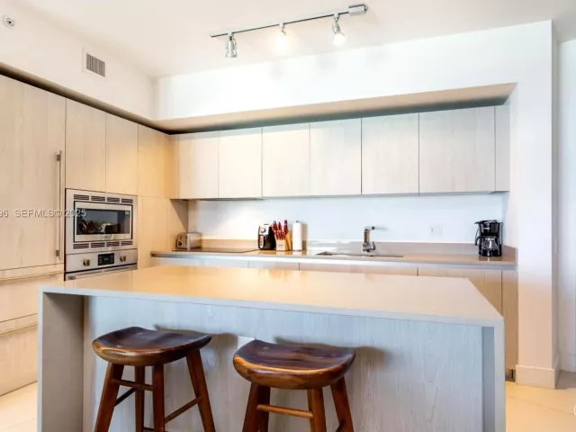 Продажа квартиры #1910 - фото 6916662