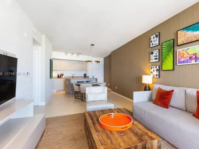 Продажа квартиры #1910 - фото 6916659