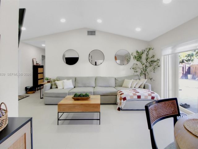 Продажа дома по адресу 14232 SW 155th St - фото 7536333