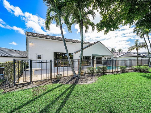 Продажа дома по адресу 21459 Bridge View Drive - фото 6918409