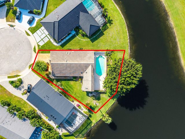 Продажа дома по адресу 21459 Bridge View Drive - фото 6918410