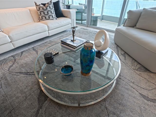 Продажа квартиры #1609 - фото 6926709