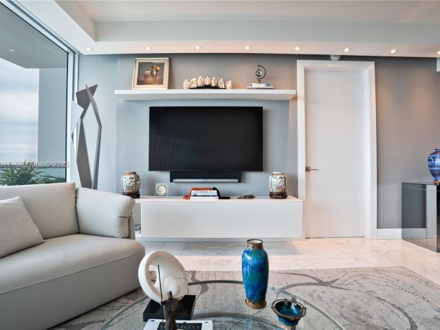 Продажа квартиры #1609 - фото 6926710