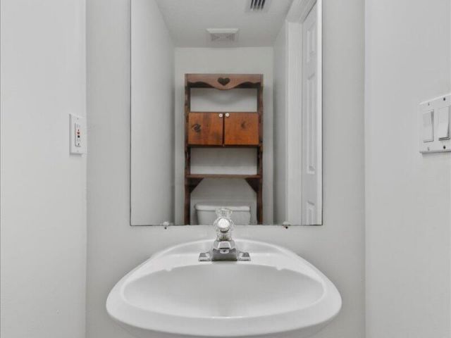 Продажа дома по адресу 5143 Elpine Way - фото 6918195