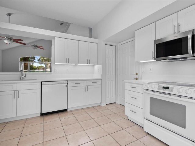 Продажа дома по адресу 5143 Elpine Way - фото 6918201