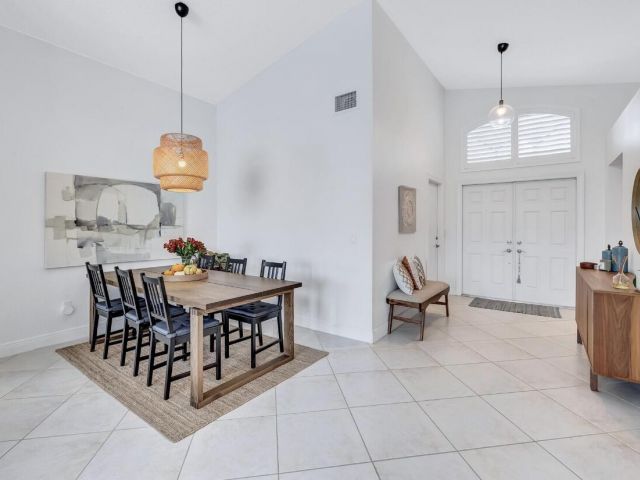 Дом в аренду по адресу 9569 Tavernier Drive - фото 6921395